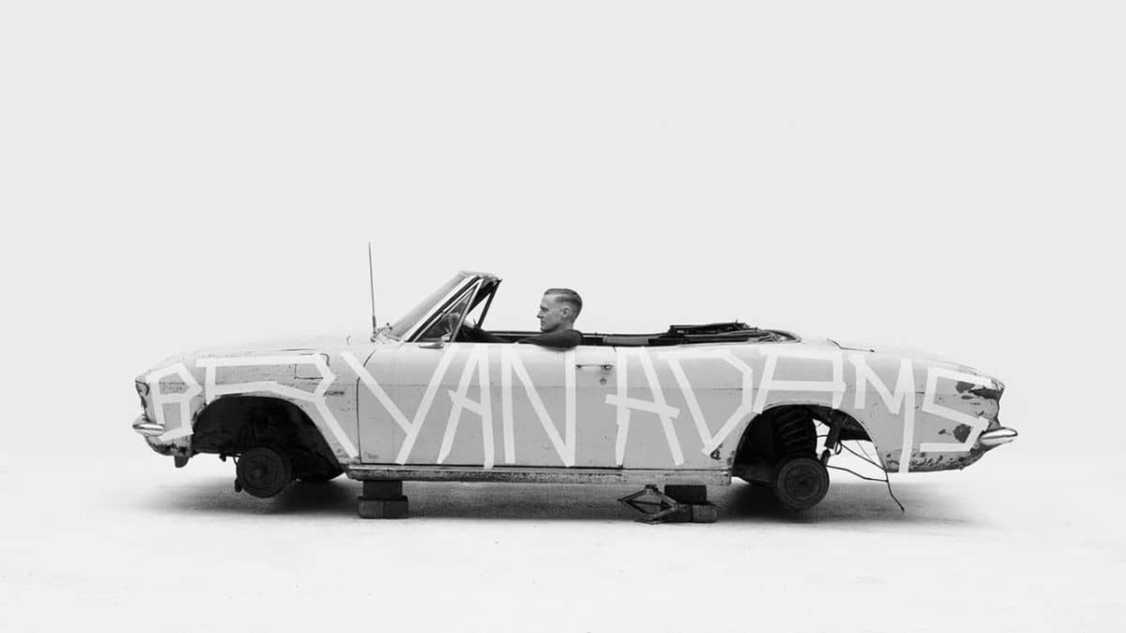 Bryan Adams rozpálil Bratislavu: koncert plný energie a hity, ktoré neomrzia