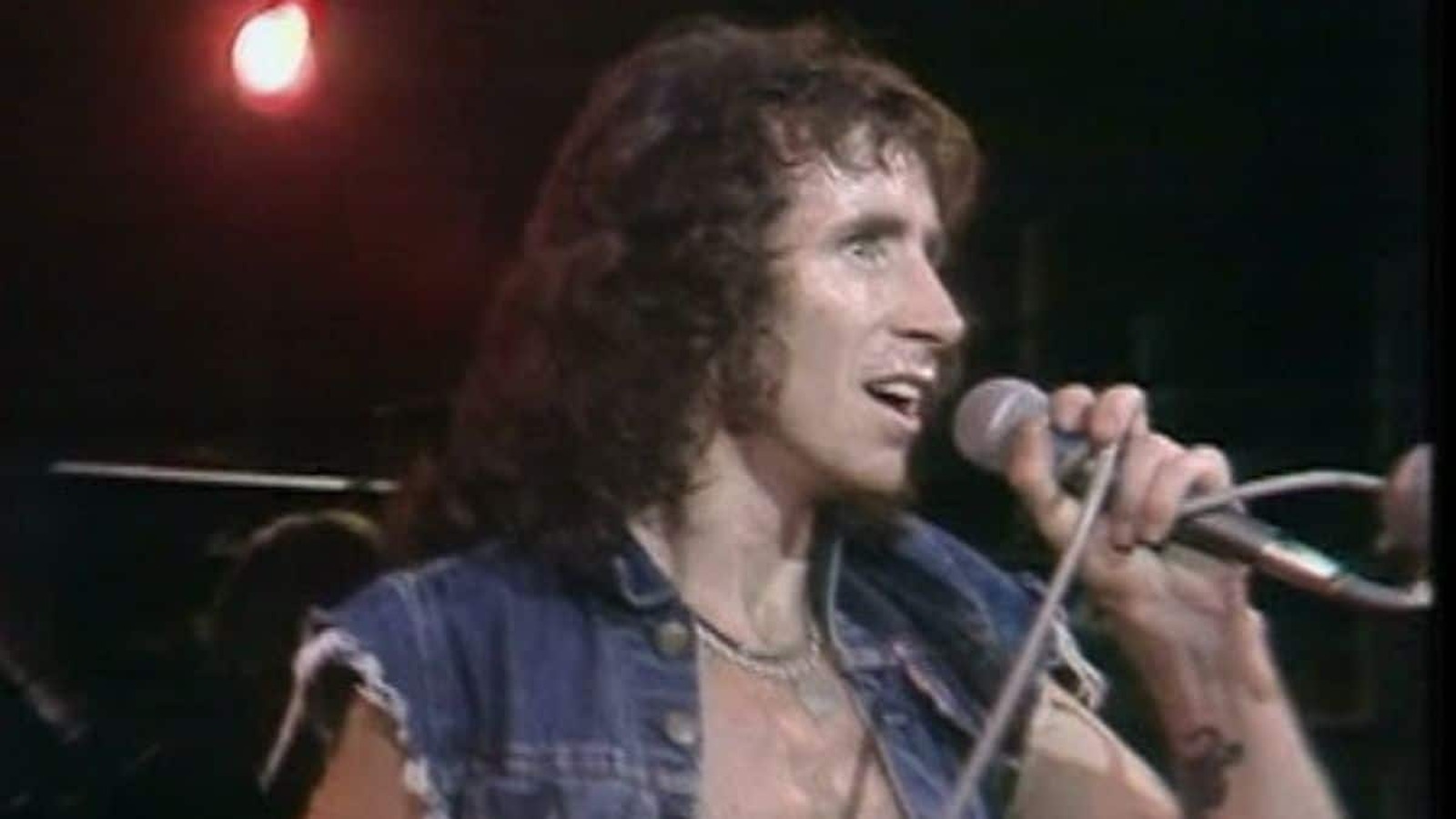 Bon Scott, nezabudnuteľný hlas ACDC zomrel pred 44 rokmi