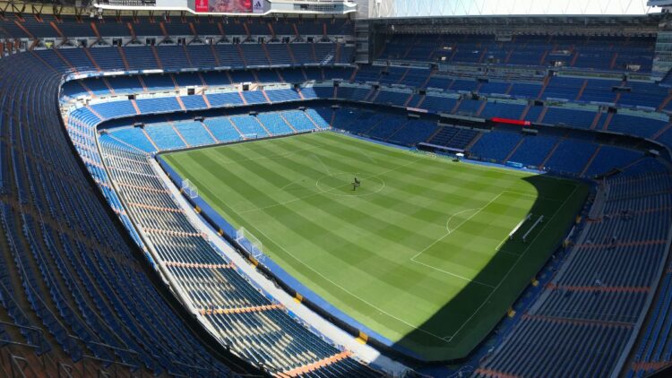 Manchester City a Real Madrid postupujú do štvrťfinále