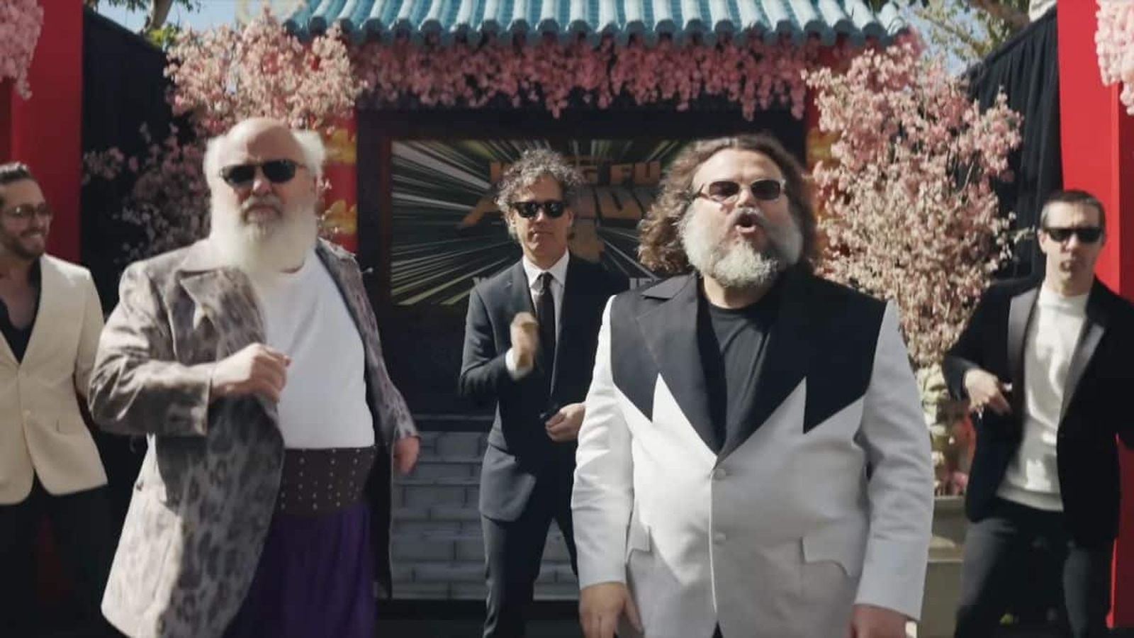 Tenacious D prerobili najväčší hit Britney Spears, vypočujte si …Baby One More Time