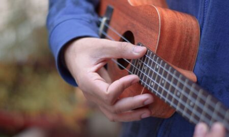 Ako sa naučiť hrať na ukulele, prvých 5 akordov pre začiatočníkov