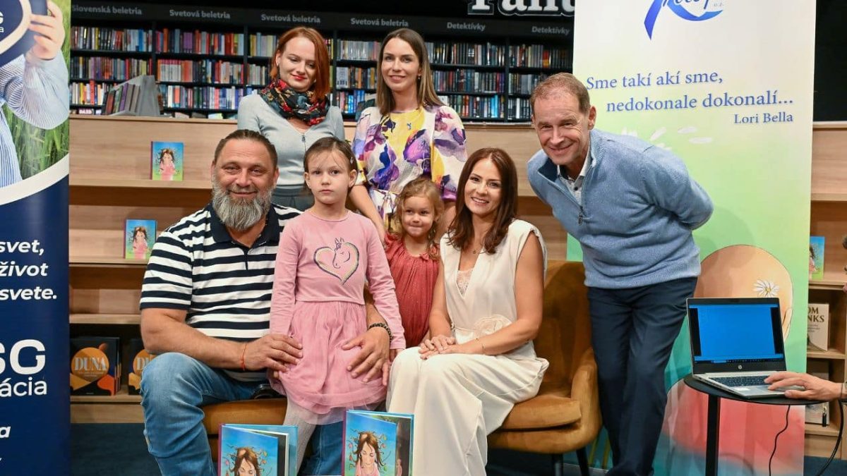 Nová kniha Emka a jej vlásky dovolenkárky citlivo priblíži život detí s alopéciou a učí deti aj dospelých tolerancii