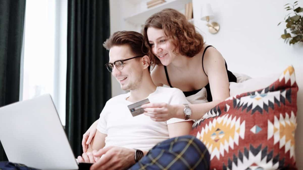 Ako funguje Vinted: Kompletný sprievodca predajom a nákupom oblečenia online
