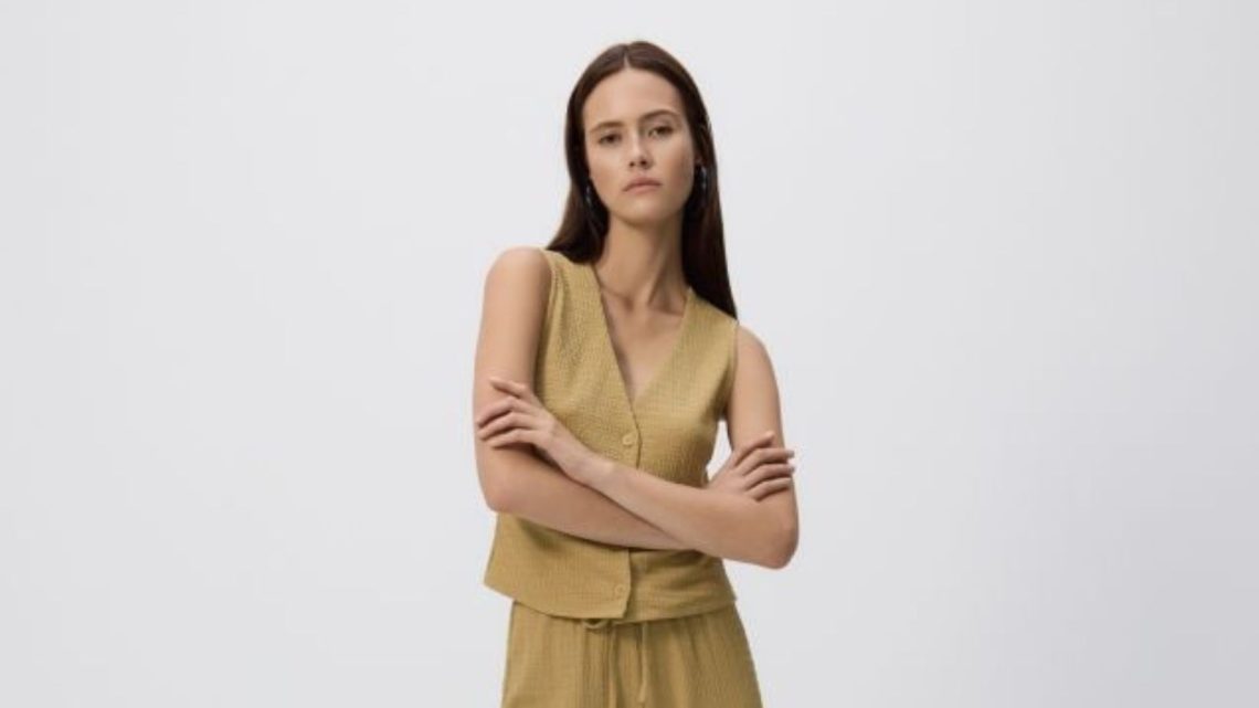 Damske komplety – hotove sety ktore ulahcuju kazdodenne kombinovanie outfitov