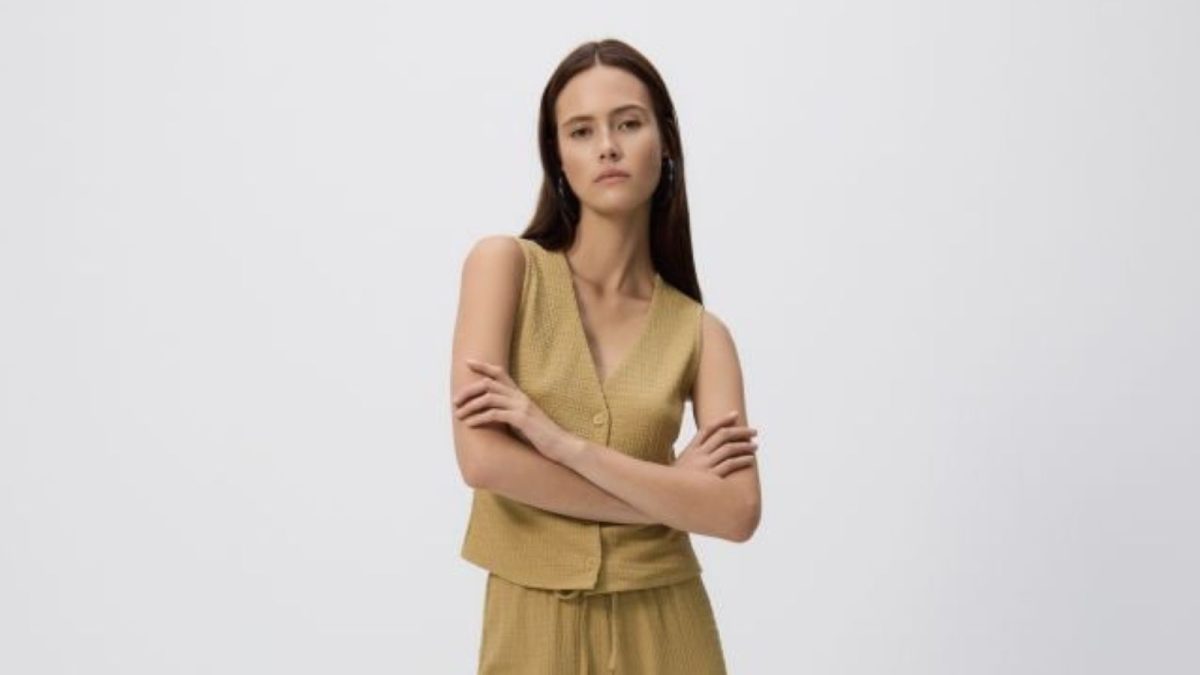 Dámske komplety – hotové sety, ktoré uľahčujú každodenné kombinovanie outfitov