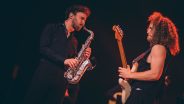 Dávid Bílek ukázal najväčšiu Gitarovú Show svojej kariéry. Lietal nad publikom, hral filmové hity aj folklór