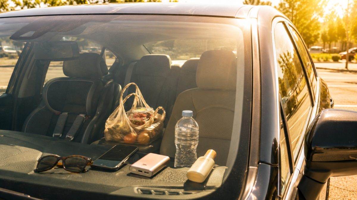auto-sa-cez-horucavy-meni-na-pec-toto-v-nom-nenechavajte-ani-na-chvilu