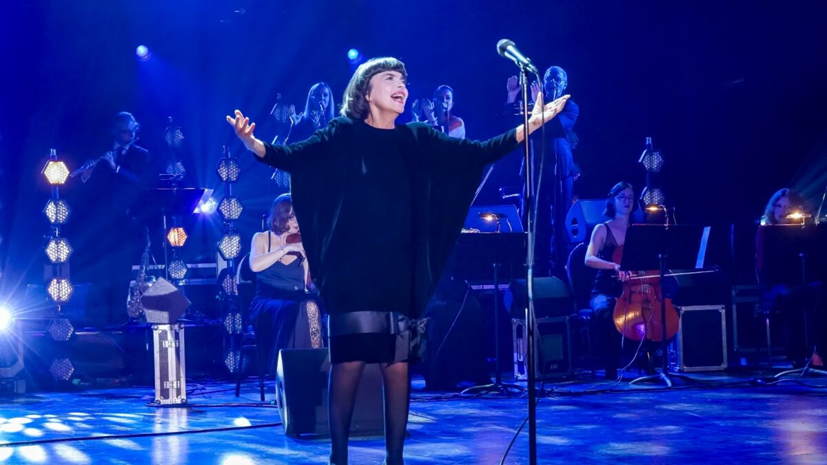 mireille-mathieu-sa-vracia-do-bratislavy-legenda-sansonu-oslavi-jubileum-so-slovenskymi-fanusikmi